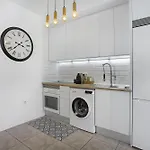 Appartement 104 *