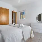 Appartement 104 *